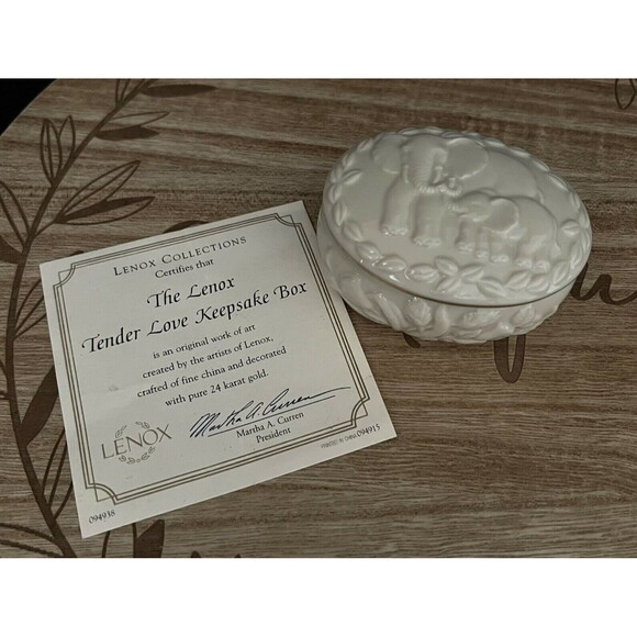 LENOX Tender Love Elephants Keepsake Oval Box w lid 24kt Gold trim Trinket Dish - Picture 1 of 12